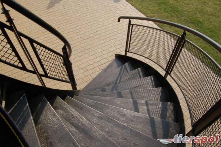 Dobrej jakości schody i balustrady